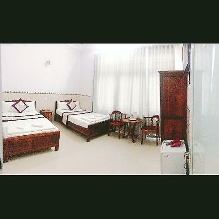 Minh Minh Hotel Куїнон Екстер'єр фото