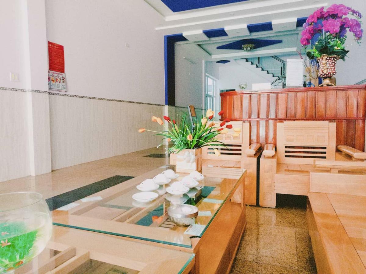 Minh Minh Hotel Куїнон Екстер'єр фото