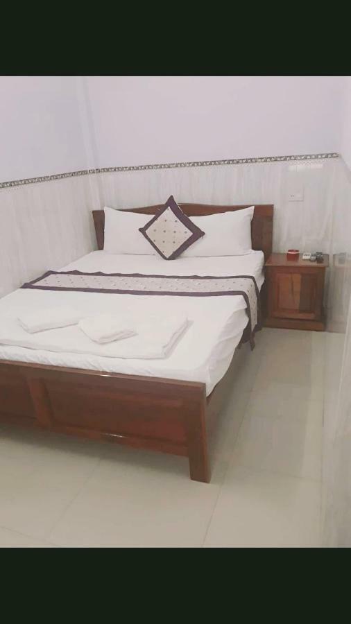 Minh Minh Hotel Куїнон Екстер'єр фото